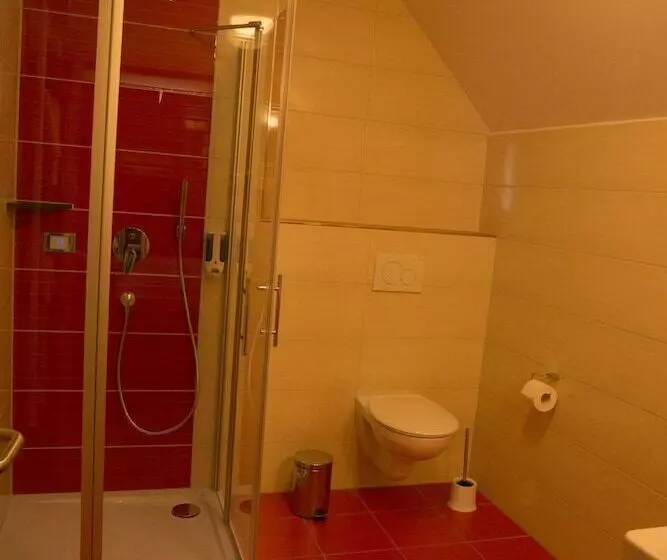 Retkeilymaja Gasthaus Schwarzer Adler