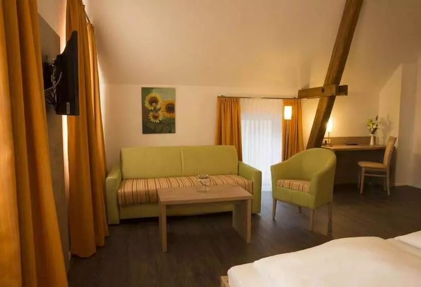 Retkeilymaja Gasthaus Schwarzer Adler