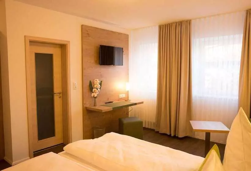 Retkeilymaja Gasthaus Schwarzer Adler