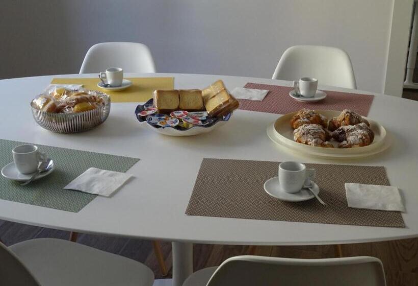 تختخواب و صبحانه Meeting