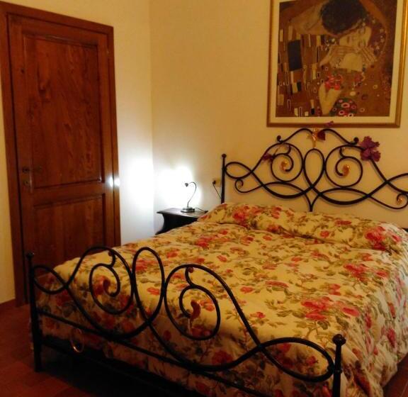 فندق Agriturismo Uliveto Gretacci