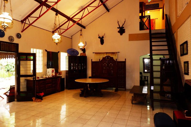 Hotel Cemara S Homestay