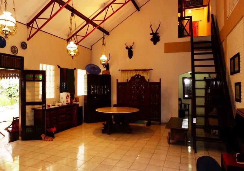 Hotel Cemara S Homestay