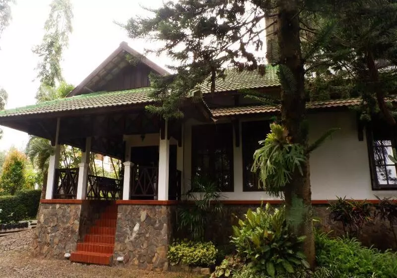 هتل Cemara S Homestay
