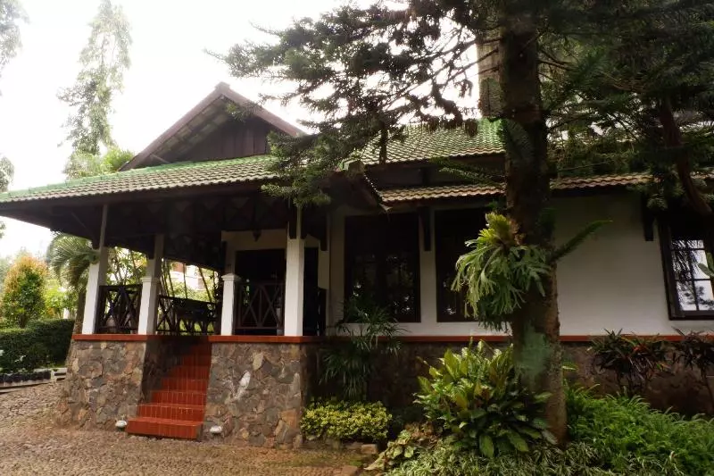 هتل Cemara S Homestay