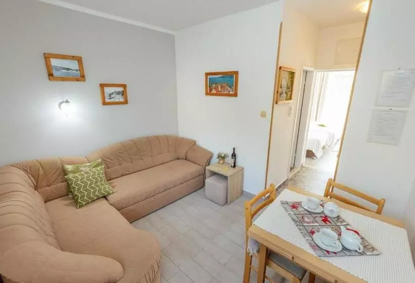 پانسیون Apartmani Vico