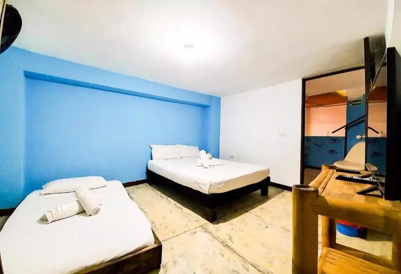 تختخواب و صبحانه Hostal La Mercedes Street