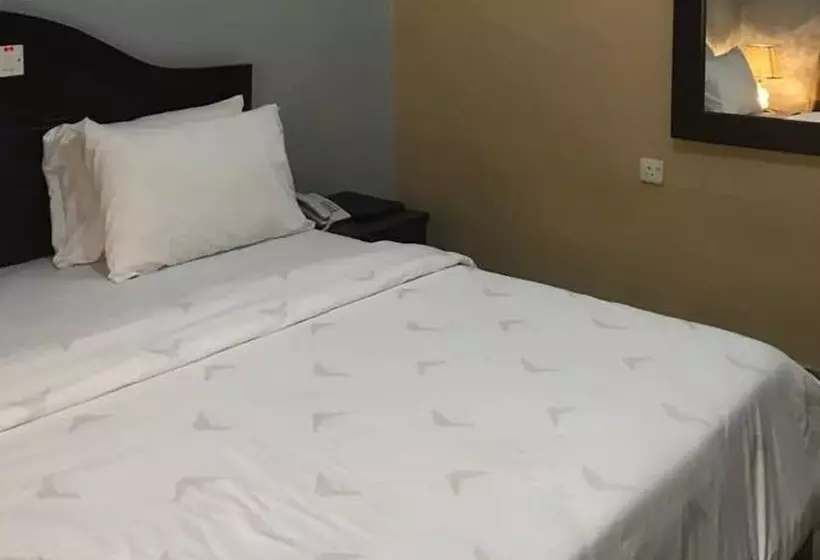 هتل Jim Eddy Suites