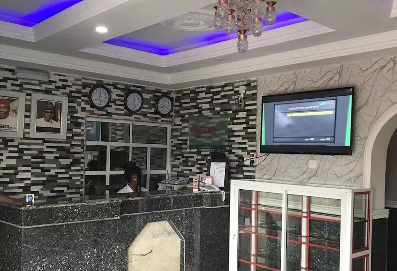 هتل Jim Eddy Suites