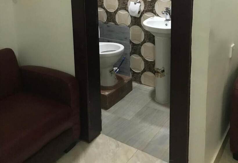 هتل Jim Eddy Suites