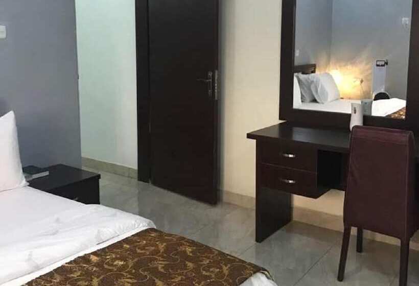 هتل Jim Eddy Suites