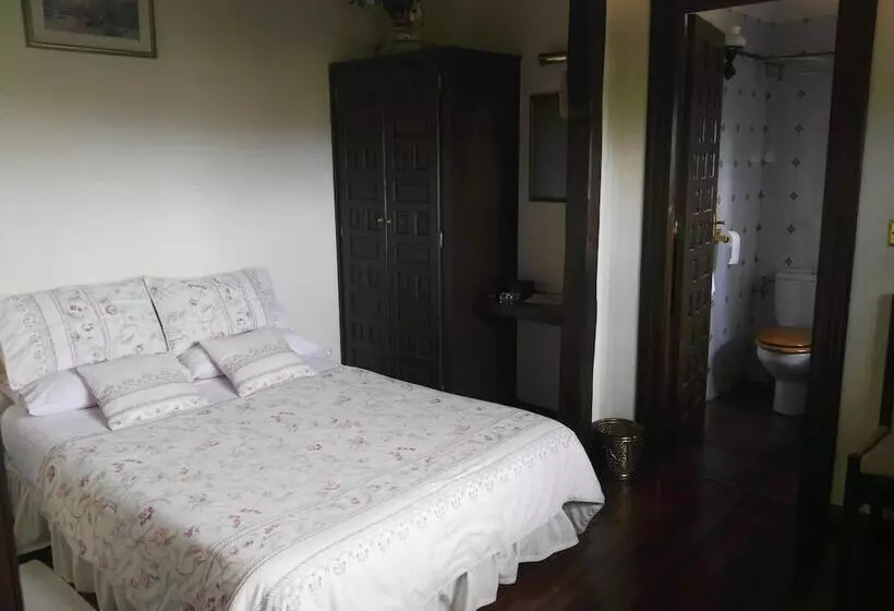 هاستل Mies De Villa