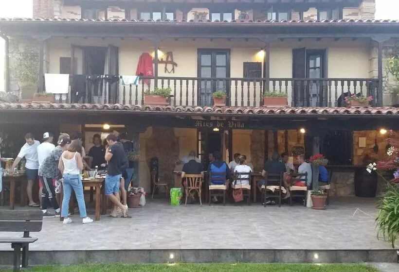 هاستل Mies De Villa