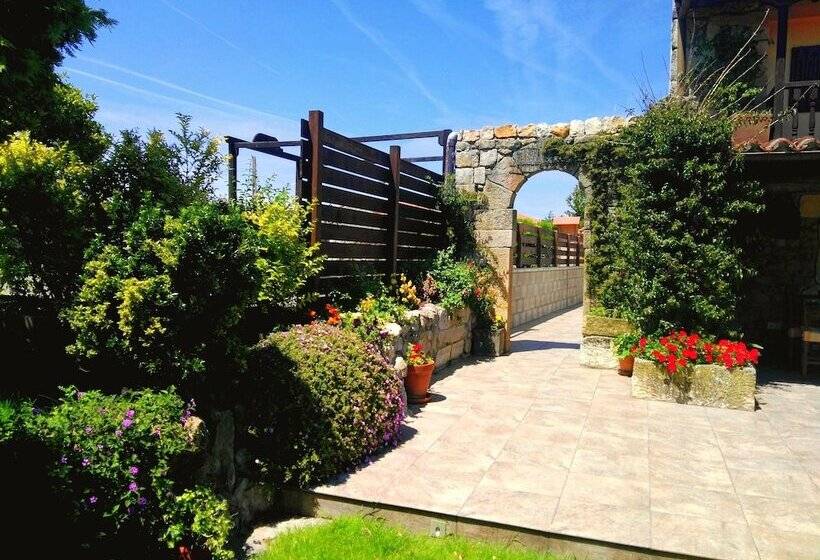 هاستل Mies De Villa