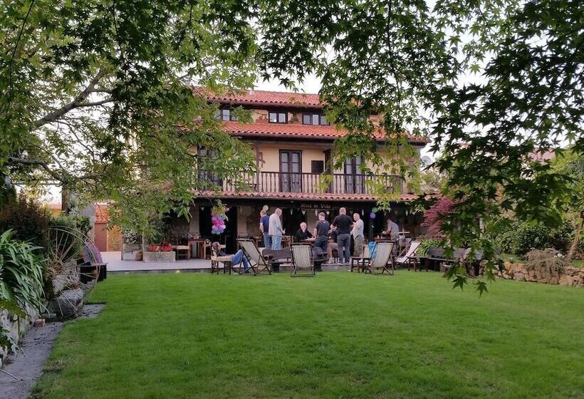 هاستل Mies De Villa