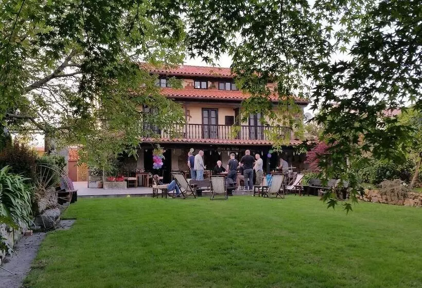 هاستل Mies De Villa