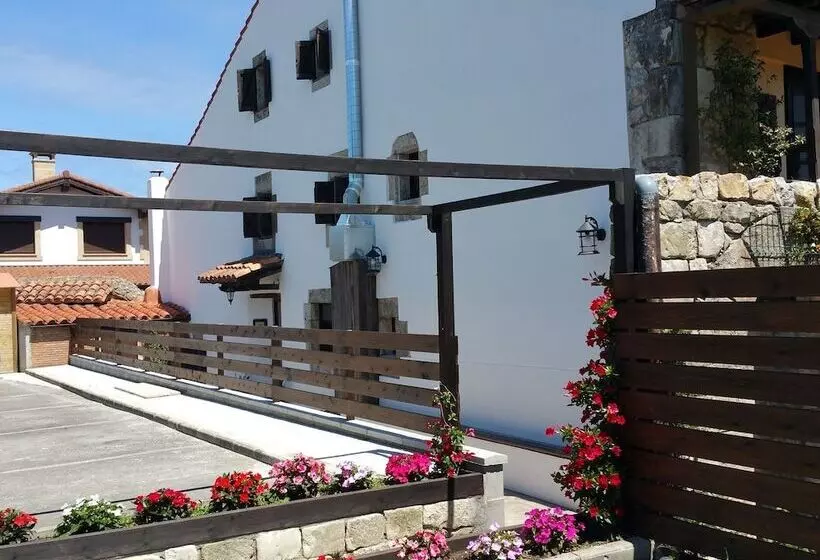 هاستل Mies De Villa