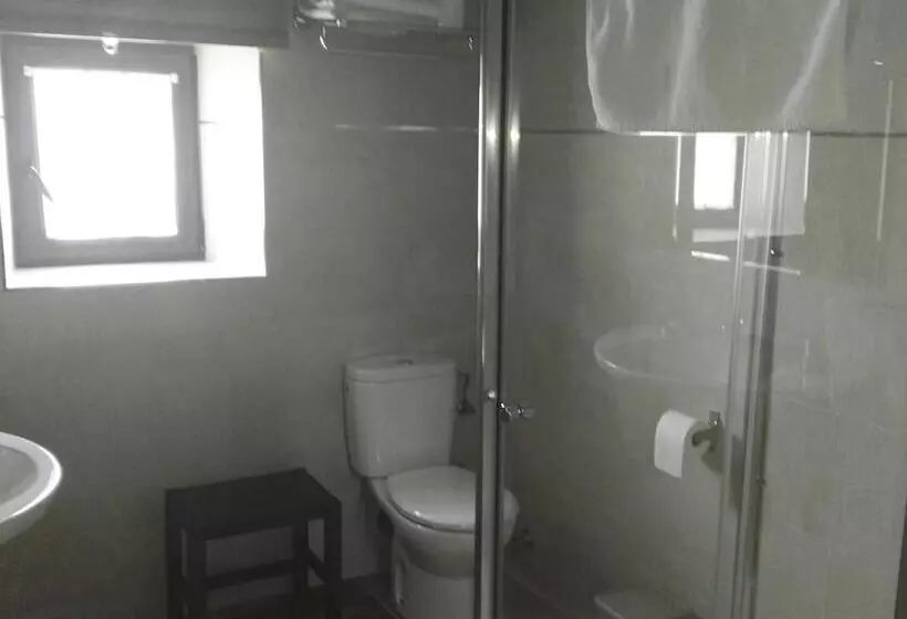 هاستل Mies De Villa