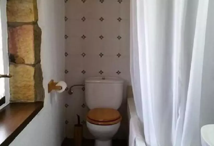 هاستل Mies De Villa