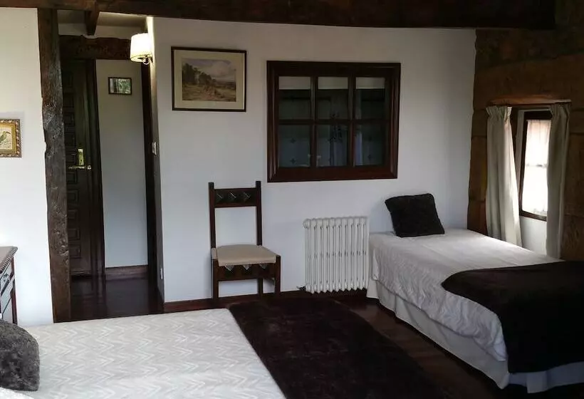 هاستل Mies De Villa