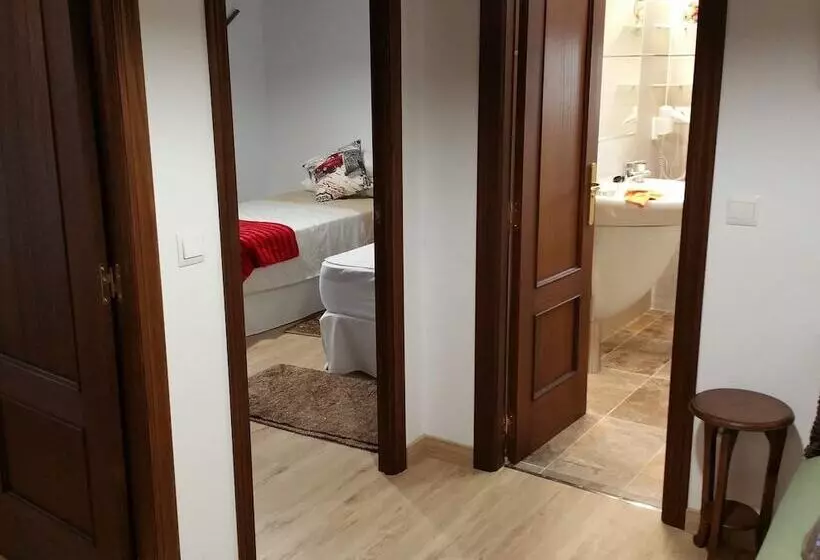 هاستل Mies De Villa