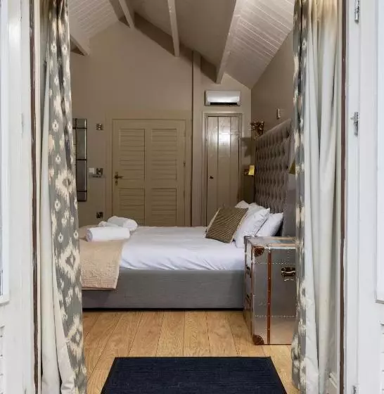 ホテル The Lower Buck Inn