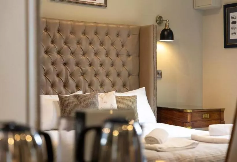 ホテル The Lower Buck Inn