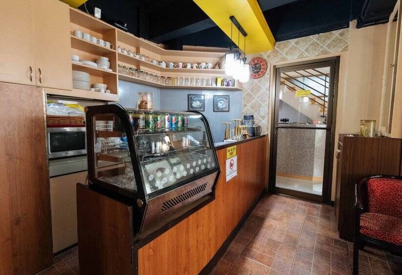 Пансион Reddoorz Near Little Tokyo Makati