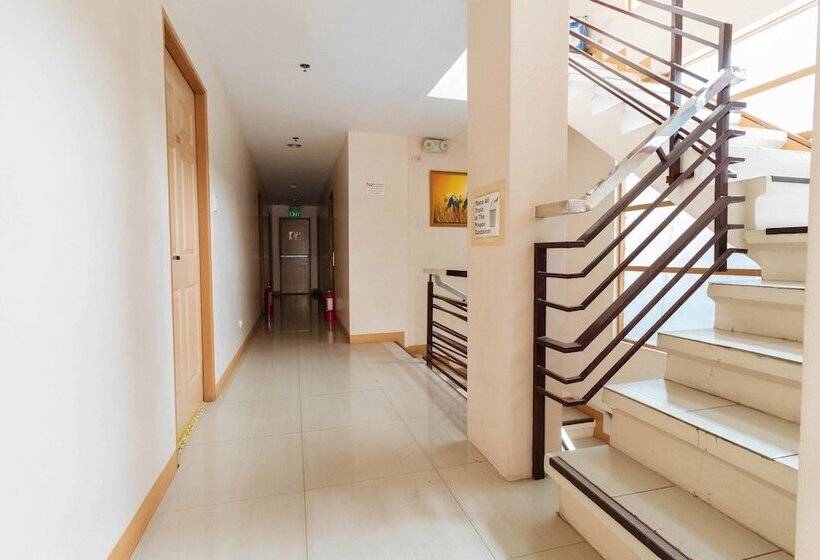 Пансион Reddoorz Near Little Tokyo Makati