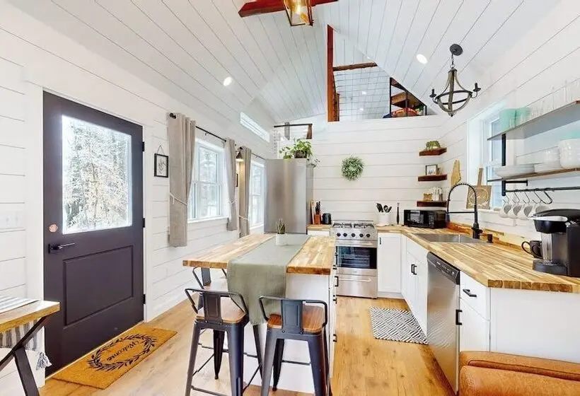 Brand New Dog Friendly Home Near Hancock Pond With Firepit, Grill, Streaming, Ac