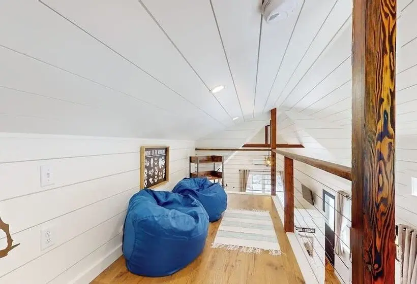 Brand New Dog Friendly Home Near Hancock Pond With Firepit, Grill, Streaming, Ac