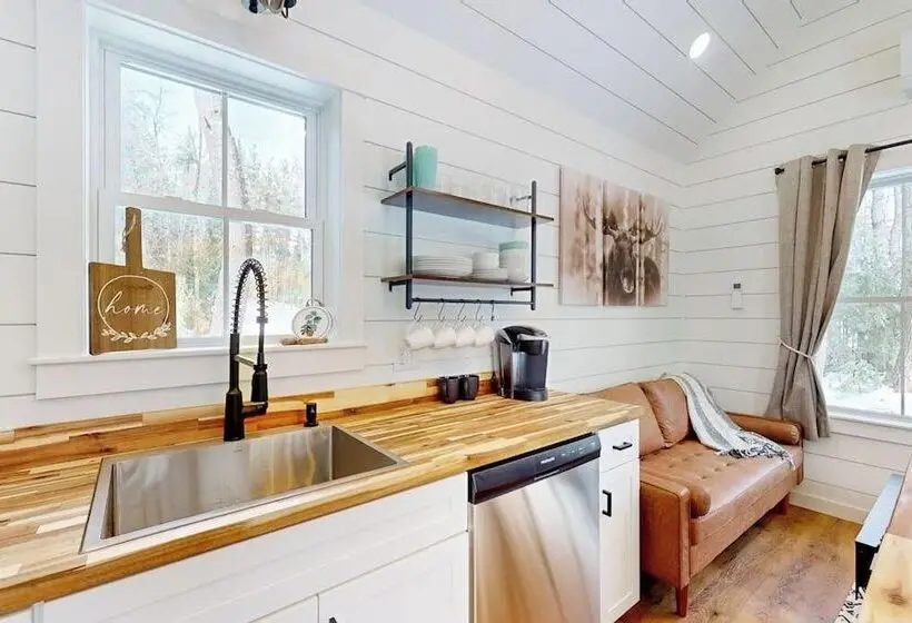 Brand New Dog Friendly Home Near Hancock Pond With Firepit, Grill, Streaming, Ac