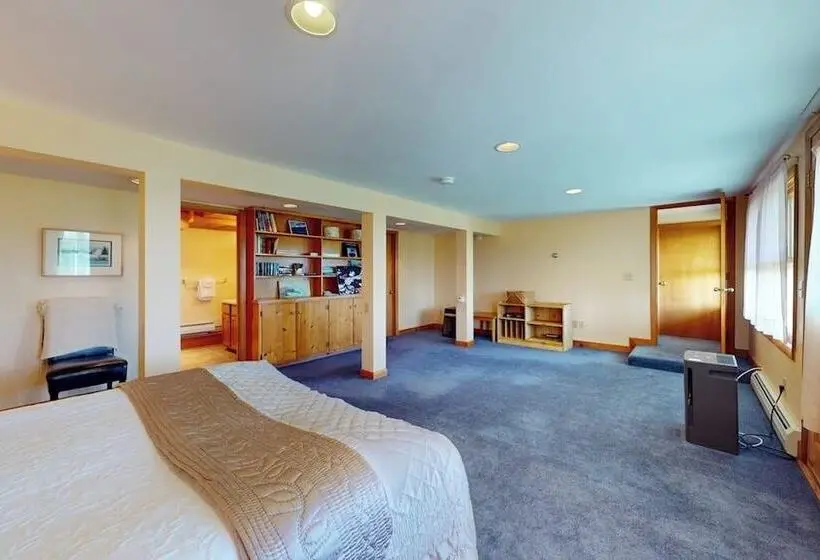 Charming Abode With Water Views, Updated Kitchen, & Internet Dog Friendly