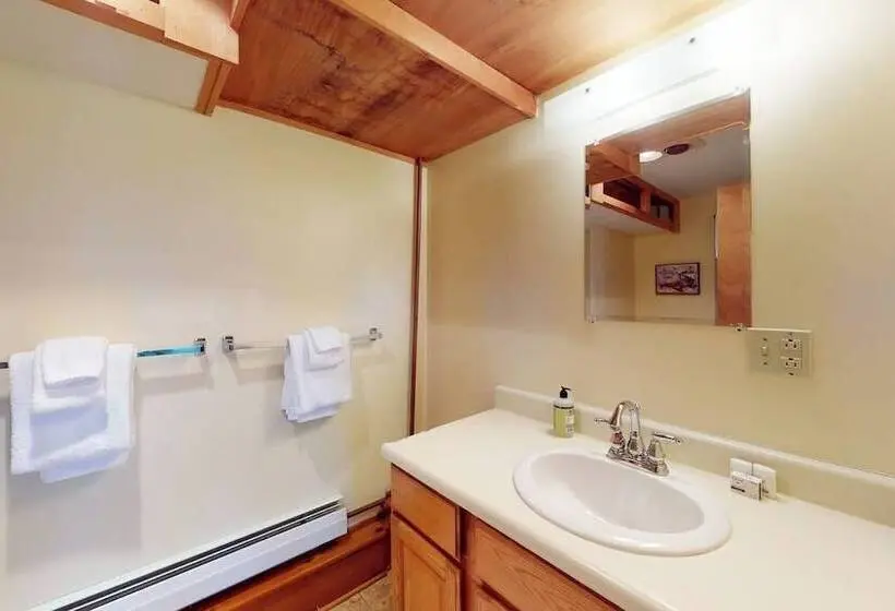 Charming Abode With Water Views, Updated Kitchen, & Internet Dog Friendly