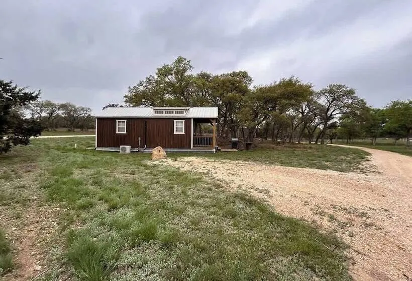 Hill Country Cabin 1