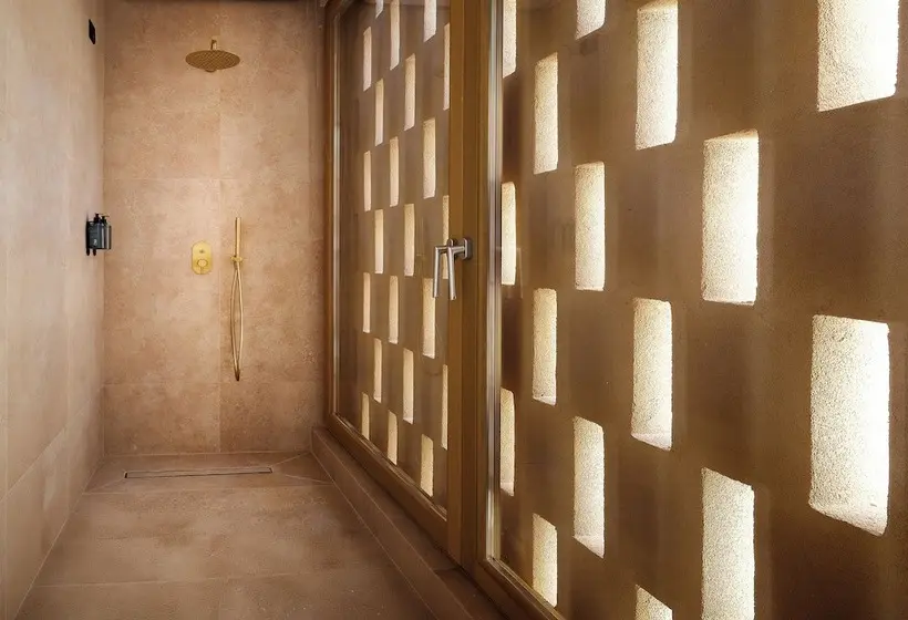 ホテル Enorme Eos Santorini