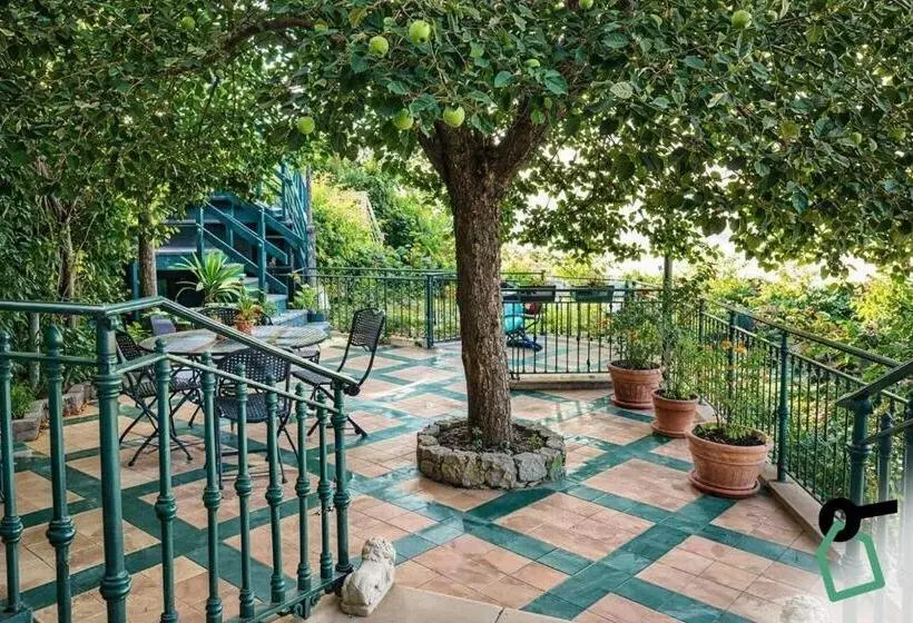 ホテル Hotiday Positano Suites And View