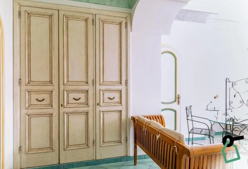 ホテル Hotiday Positano Suites And View