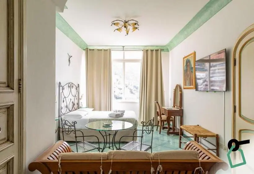ホテル Hotiday Positano Suites And View