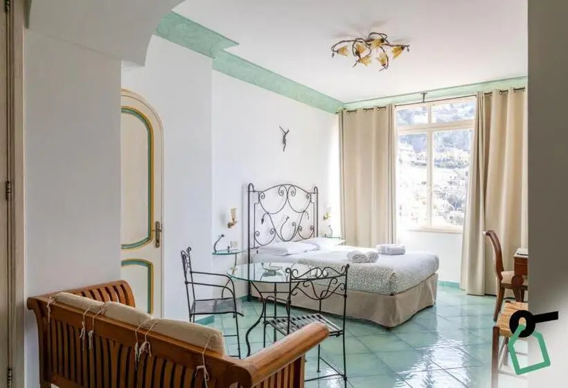 ホテル Hotiday Positano Suites And View