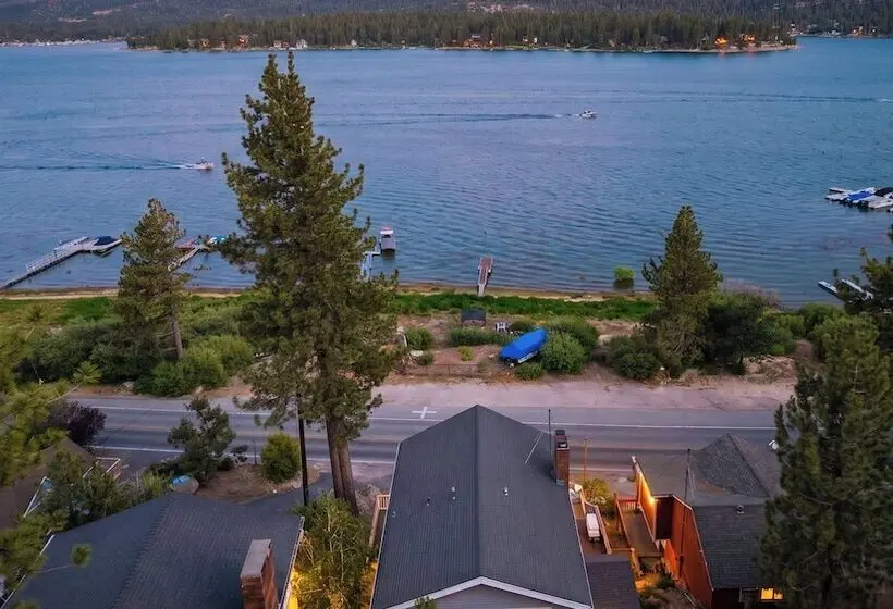 North Shore Chalet By Avantstay Lakefront + Private Dock + Beach Hiking + Trails