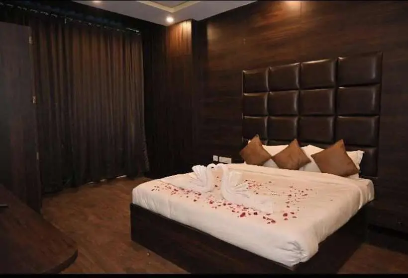 Park Royal Hotel In Siwan