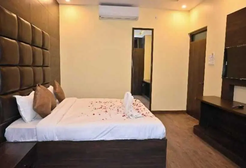 Park Royal Hotel In Siwan