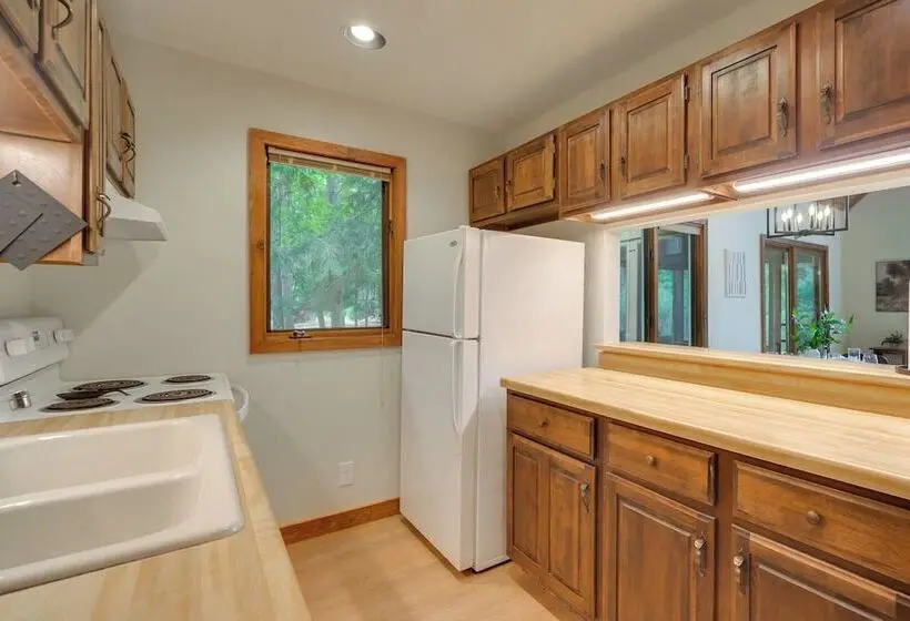 Private Beach On Shell Lake! Luxe Cabin Retreat