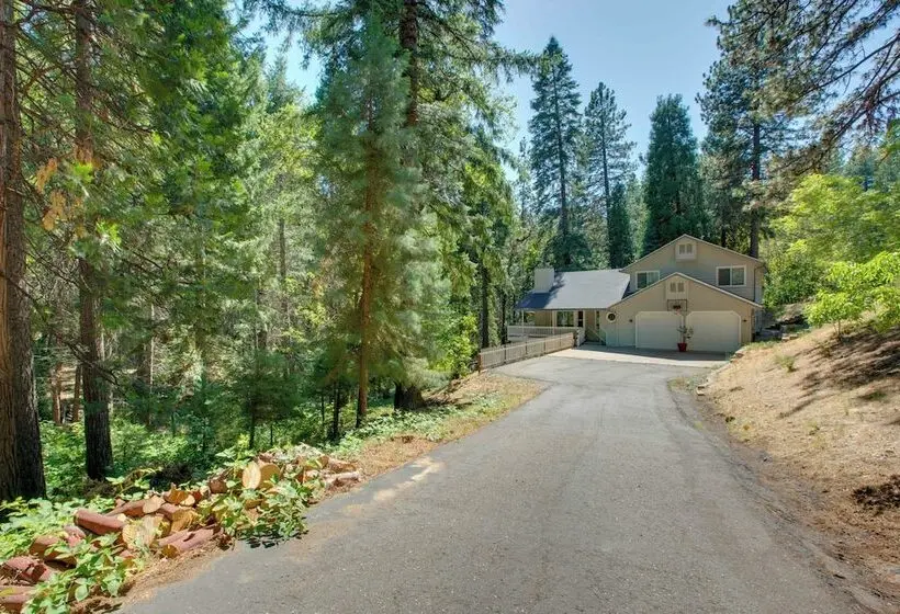 Total Seclusion: Pollock Pines Home On 5 Acres