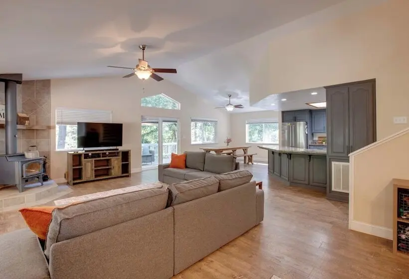 Total Seclusion: Pollock Pines Home On 5 Acres
