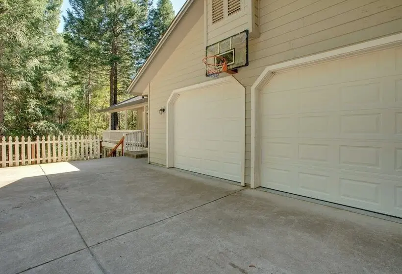 Total Seclusion: Pollock Pines Home On 5 Acres