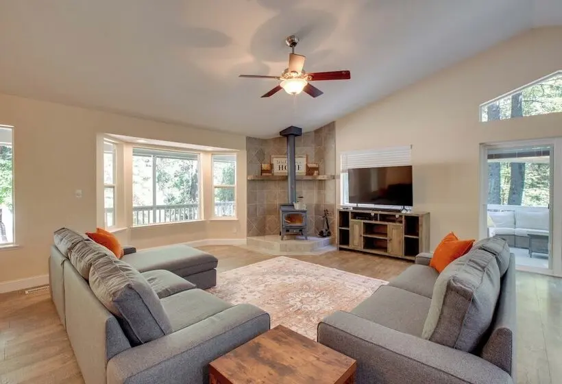 Total Seclusion: Pollock Pines Home On 5 Acres