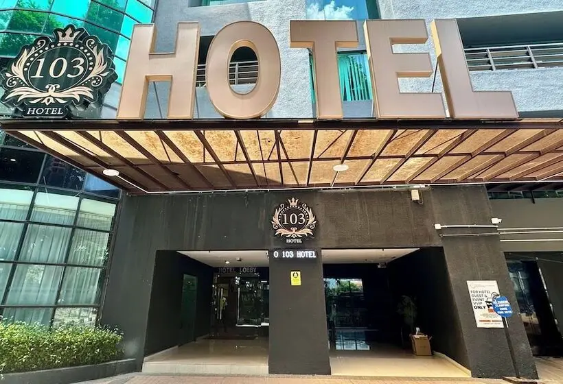 103 Hotel By Manatidur