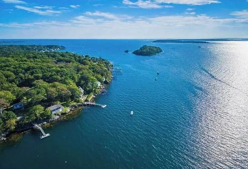 2 Waterfront Cottages In Ocean Point With Dock & Large Yard, Dog Friendly